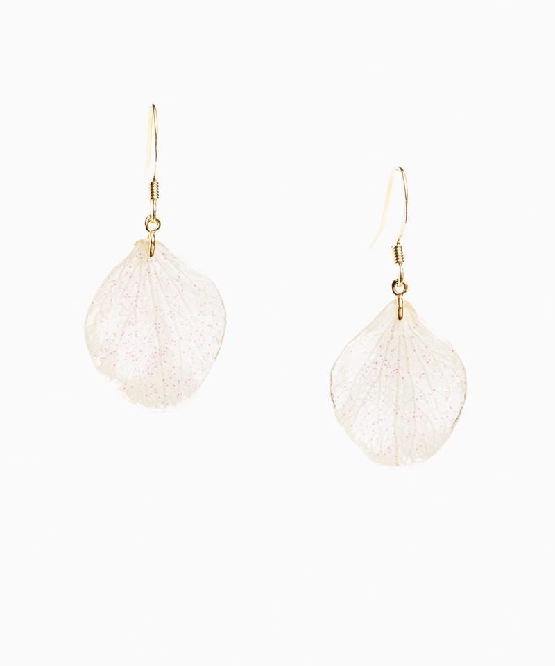 Boucles d'oreilles pétales d'hortensia blanc pailleté Boucles d'oreilles pétales d'hortensia blanc pailleté